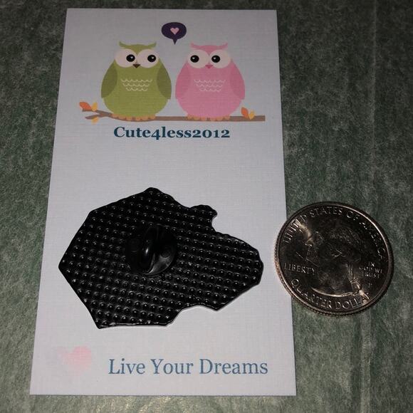 Dungeons & Dragons Skull Dice Pin Brooch RPG - Picture 2 of 3